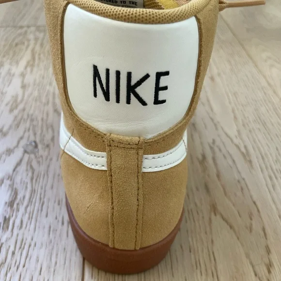 NWOT Nike Blazer Mid ‘77 Suede Twine/ Summit White Sneakers — Size 7 - Picture 5 of 11